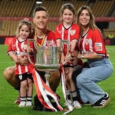 幸福甜蜜，高准翼爱人社媒分享婚纱照拍摄花絮