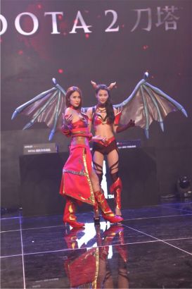 满感染力的 满感染力的