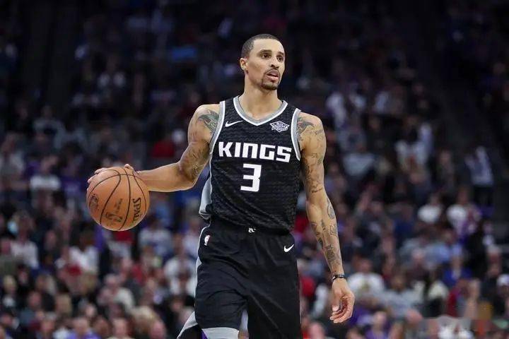 后防线的重 后防线的重